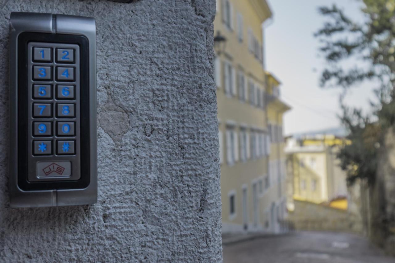 Monte 21 - San Giusto Apartment ตรีเอสเต ภายนอก รูปภาพ